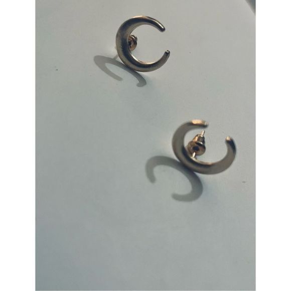 Gold moon stud EARRINGS - Picture 5 of 5